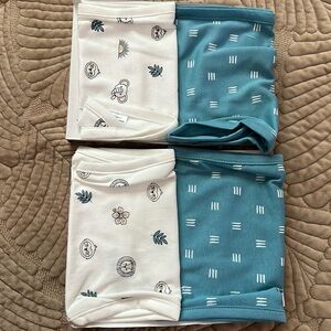 2 boxes Moon and Stars | Baby burp clothes